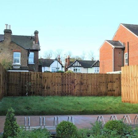 Marvellous New Build 2 Bed Flat - 1 Ophelia Court Apartment Epsom Luaran gambar