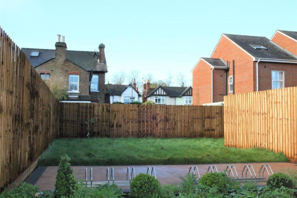 Marvellous New Build 2 Bed Flat - 1 Ophelia Court Apartment Epsom Luaran gambar